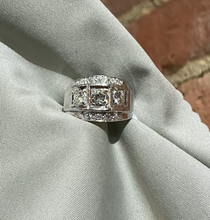 Load image into Gallery viewer, White Gold Diamond Bold Band
